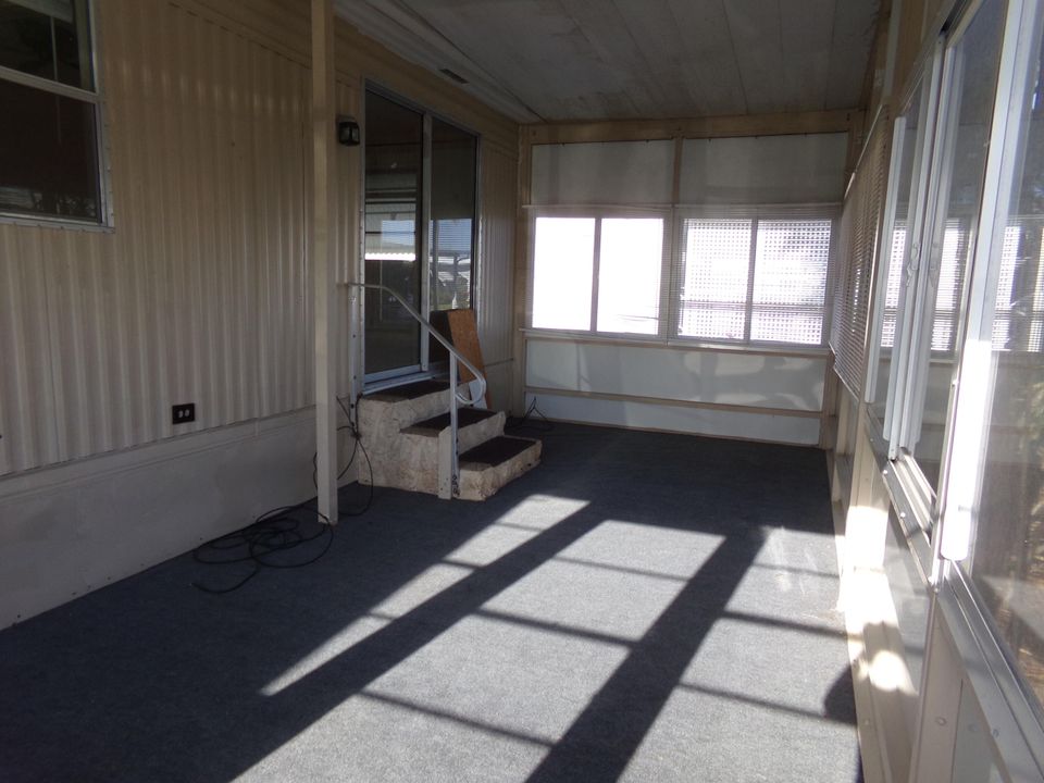 Active With Contract: $129,000 (2 beds, 2 baths, 1248 Square Feet)