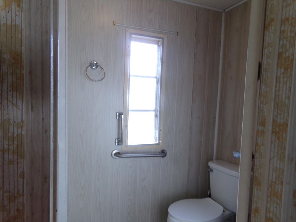 Active With Contract: $129,000 (2 beds, 2 baths, 1248 Square Feet)