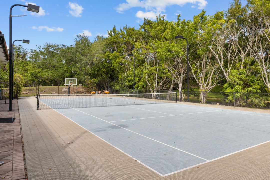 For Sale: $5,400,000 (5 beds, 6 baths, 6901 Square Feet)