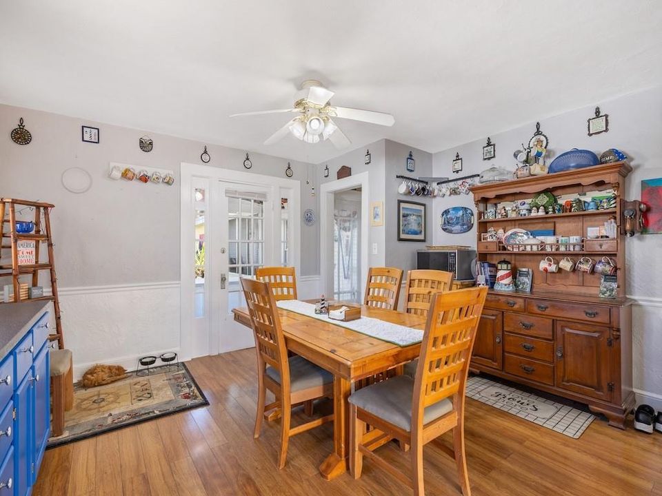 На продажу: $260,000 (1 спален, 1 ванн, 1356 Квадратных фут)