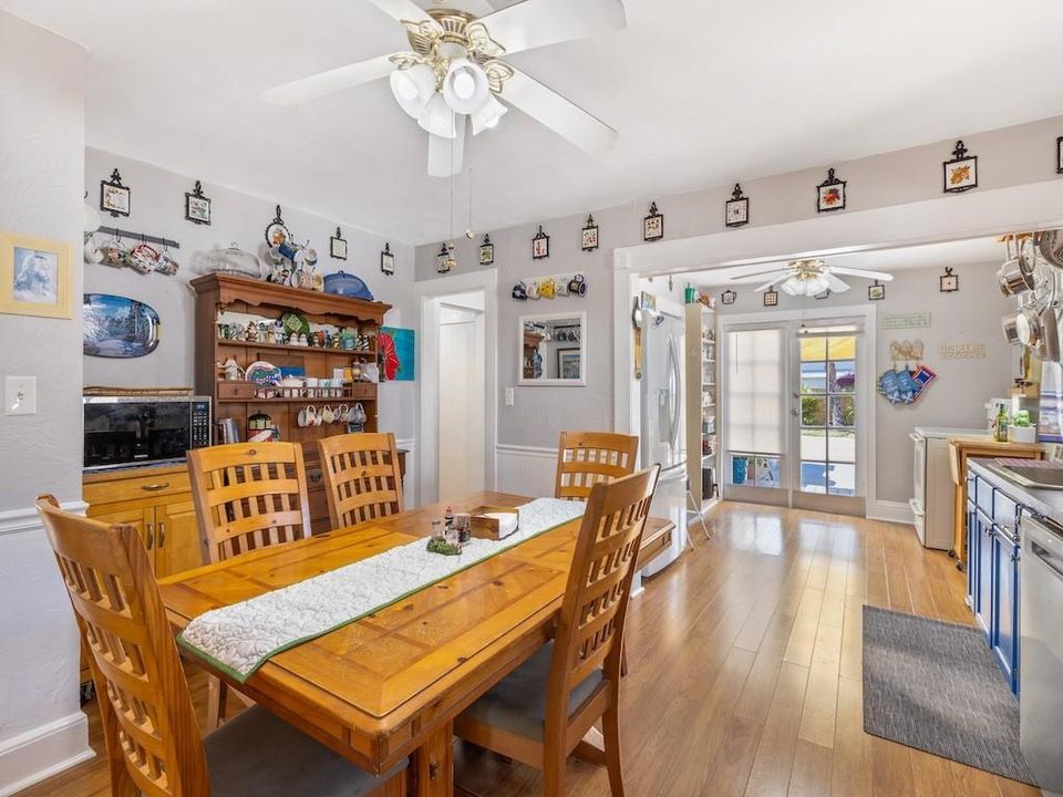 На продажу: $260,000 (1 спален, 1 ванн, 1356 Квадратных фут)