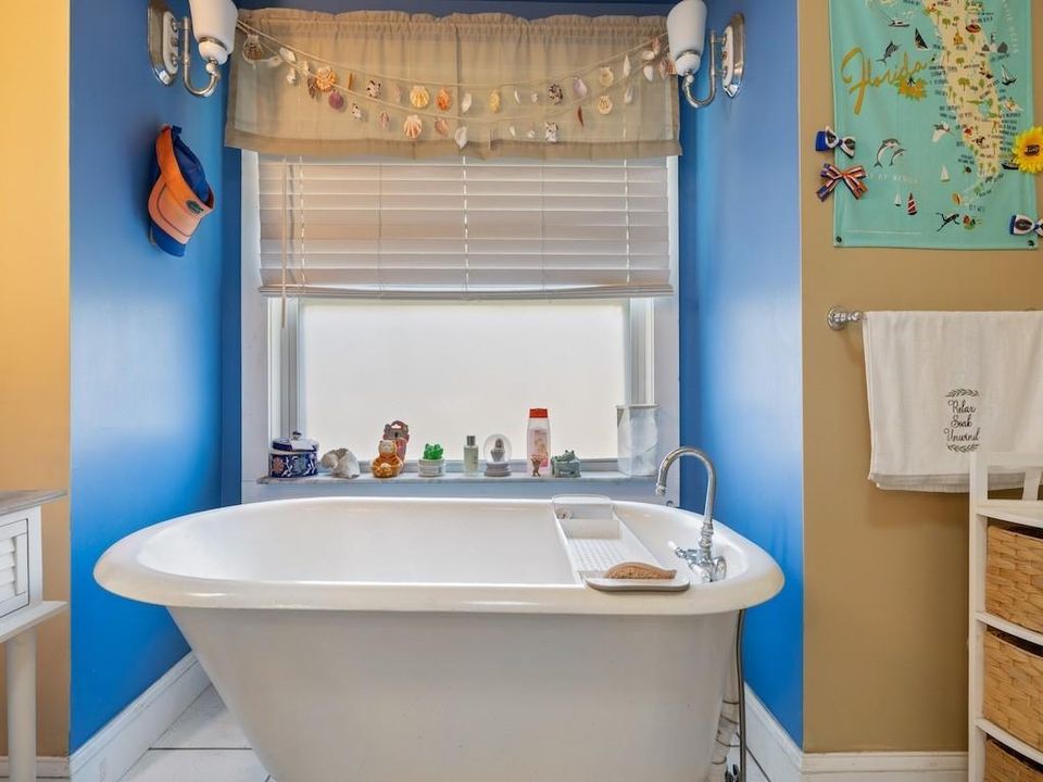 На продажу: $260,000 (1 спален, 1 ванн, 1356 Квадратных фут)