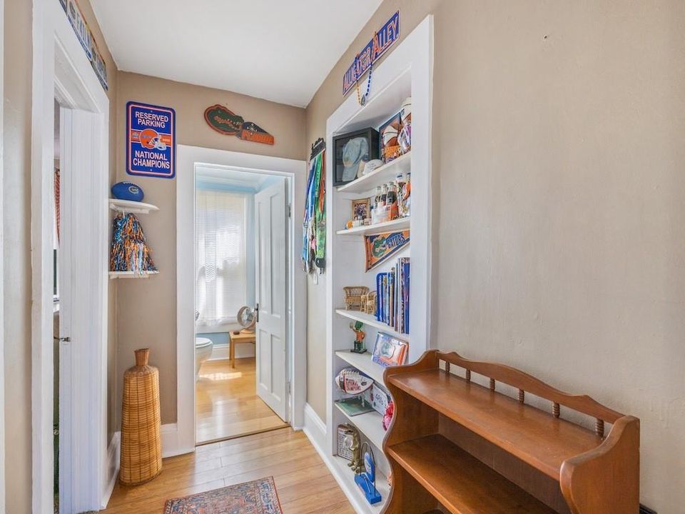 На продажу: $260,000 (1 спален, 1 ванн, 1356 Квадратных фут)