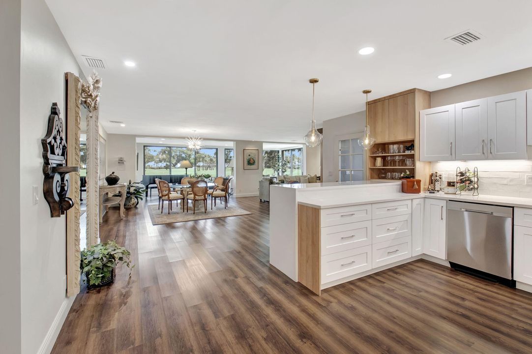 En Venta: $350,000 (3 camas, 3 baños, 2274 Pies cuadrados)