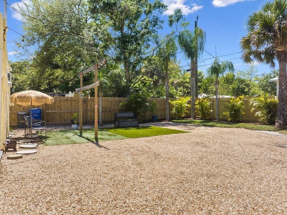 На продажу: $260,000 (1 спален, 1 ванн, 1356 Квадратных фут)