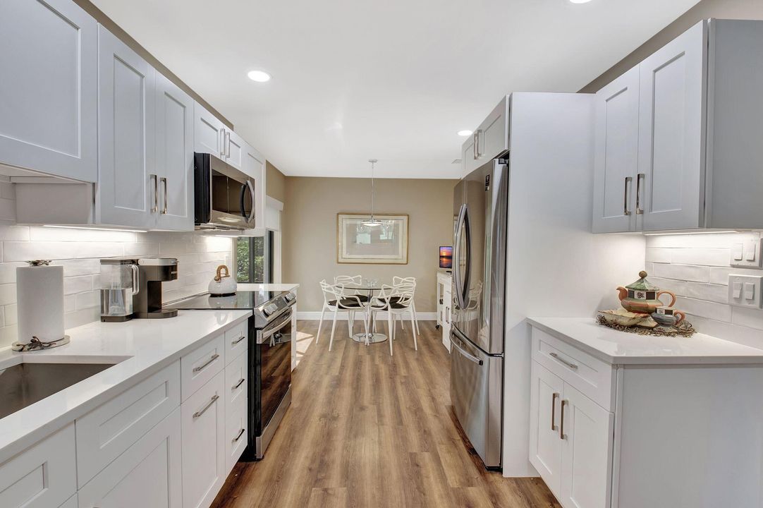 En Venta: $350,000 (3 camas, 3 baños, 2274 Pies cuadrados)