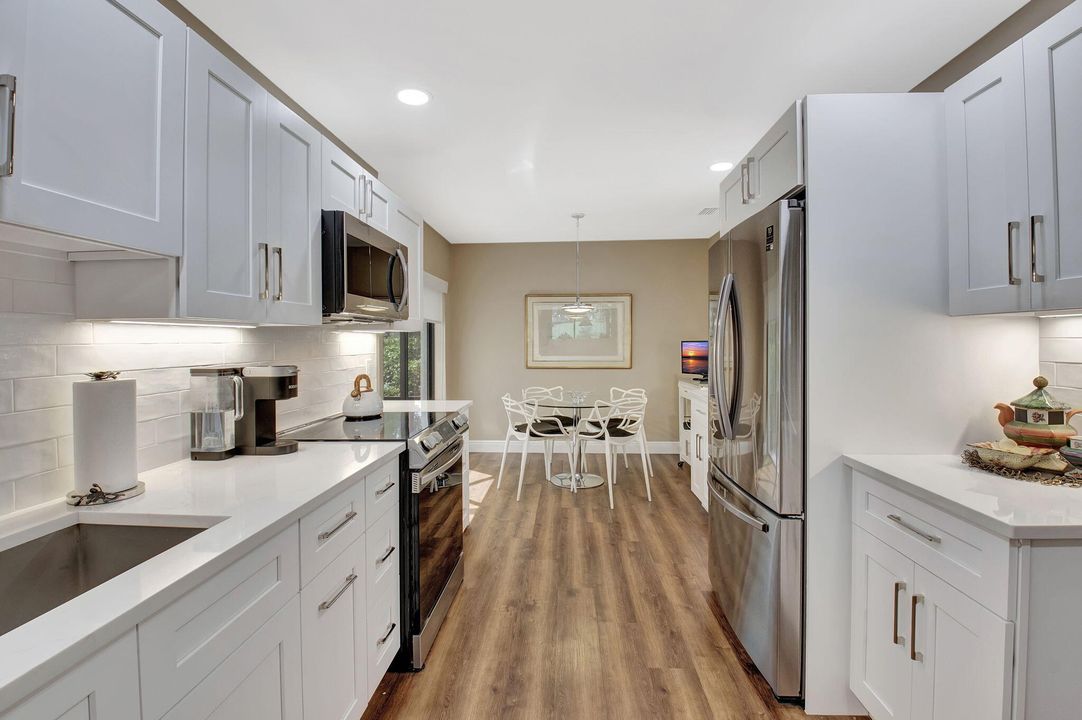 En Venta: $350,000 (3 camas, 3 baños, 2274 Pies cuadrados)