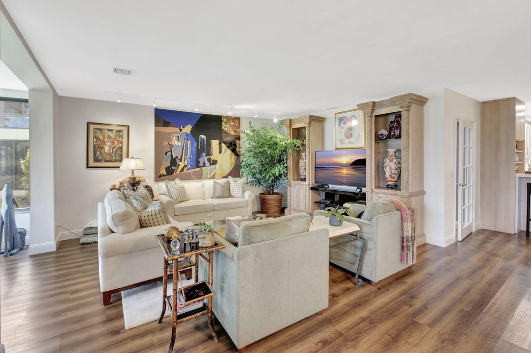 En Venta: $350,000 (3 camas, 3 baños, 2274 Pies cuadrados)