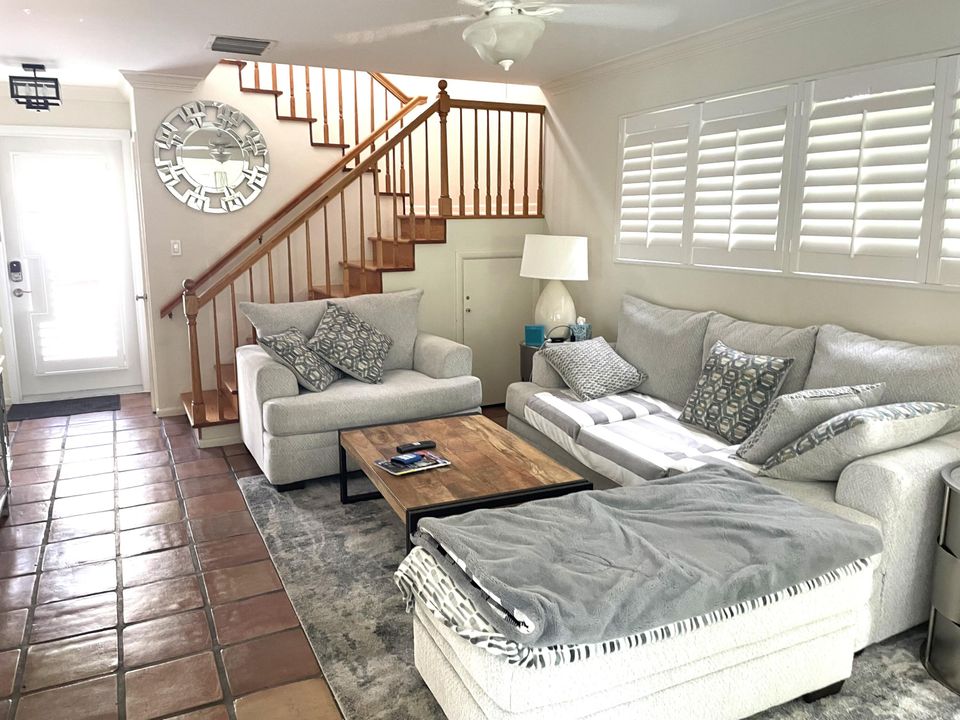 Active With Contract: $9,000 (2 beds, 1 baths, 1226 Square Feet)