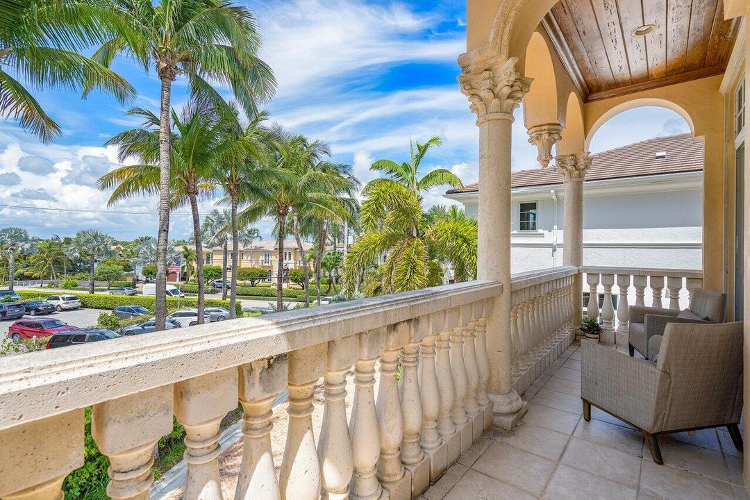 В аренду: $25,000 (3 спален, 4 ванн, 3677 Квадратных фут)