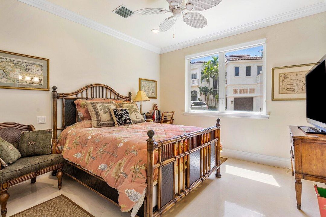 В аренду: $25,000 (3 спален, 4 ванн, 3677 Квадратных фут)