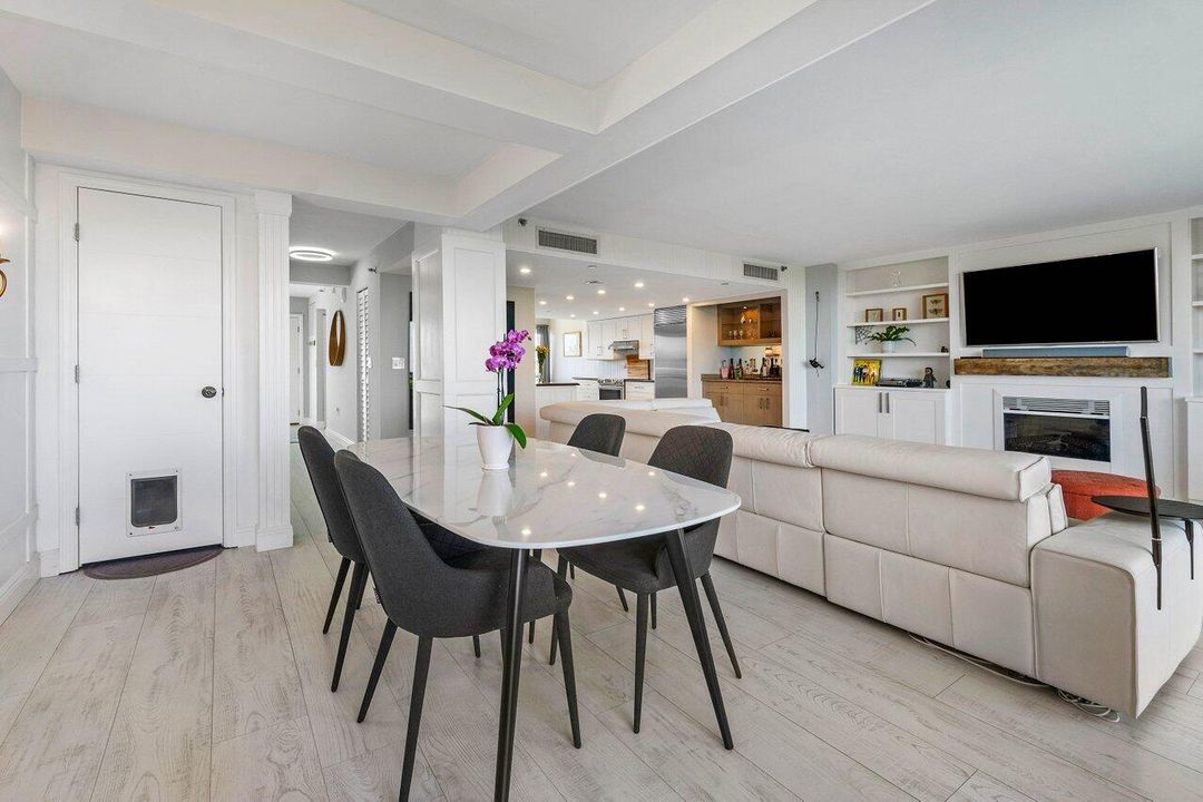 Activo con contrato: $9,500 (2 camas, 2 baños, 2011 Pies cuadrados)