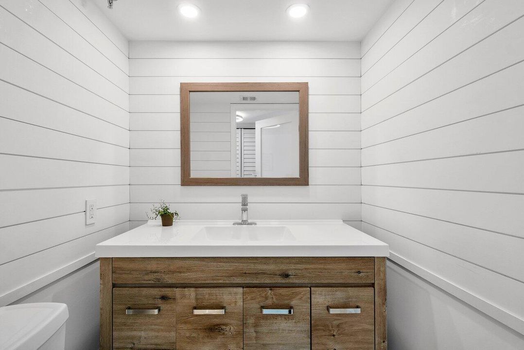 Activo con contrato: $9,500 (2 camas, 2 baños, 2011 Pies cuadrados)