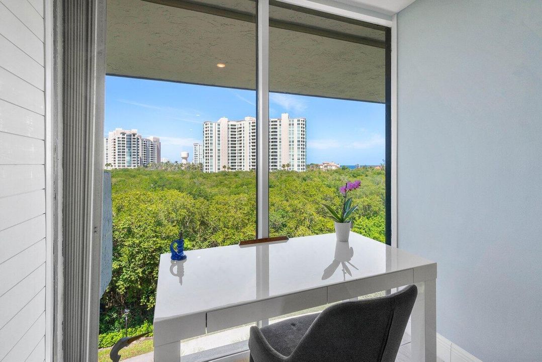 Activo con contrato: $9,500 (2 camas, 2 baños, 2011 Pies cuadrados)