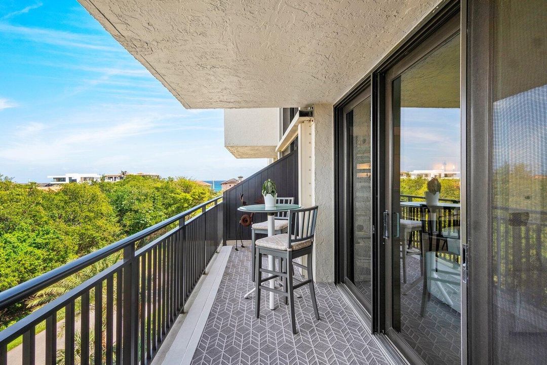 Activo con contrato: $9,500 (2 camas, 2 baños, 2011 Pies cuadrados)