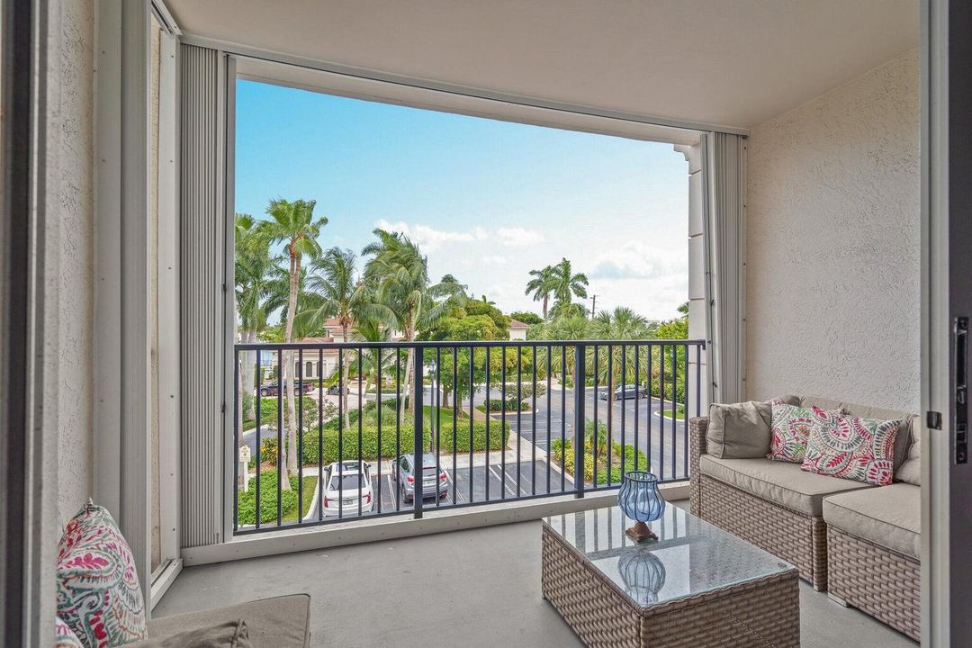 Под контрактом: $6,250 (3 спален, 2 ванн, 1328 Квадратных фут)