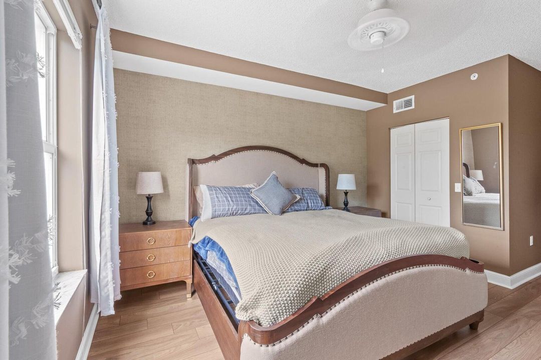 Под контрактом: $6,250 (3 спален, 2 ванн, 1328 Квадратных фут)