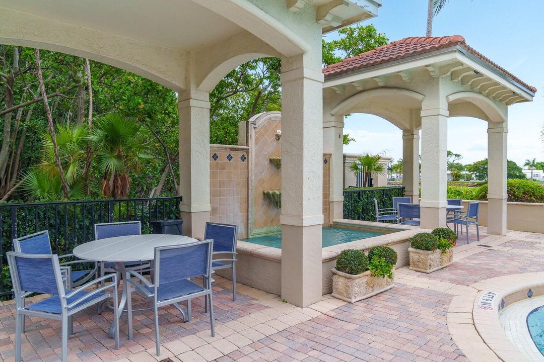 Под контрактом: $6,250 (3 спален, 2 ванн, 1328 Квадратных фут)