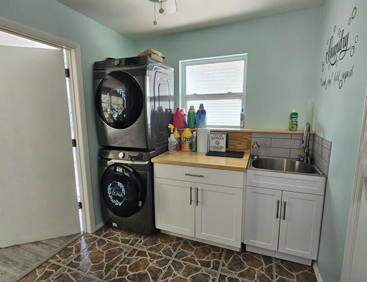 Activo con contrato: $830,000 (3 camas, 3 baños, 2094 Pies cuadrados)