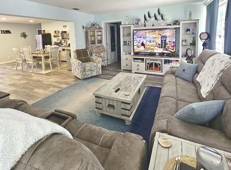 Activo con contrato: $830,000 (3 camas, 3 baños, 2094 Pies cuadrados)