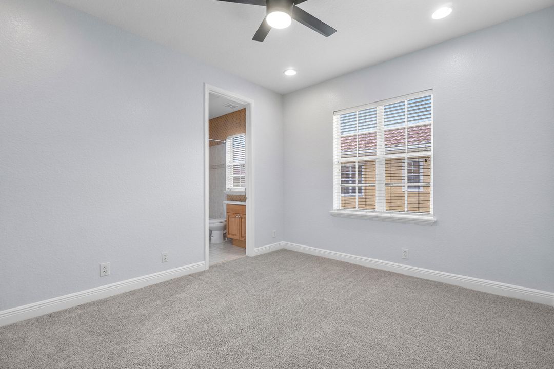 На продажу: $555,000 (3 спален, 3 ванн, 1953 Квадратных фут)