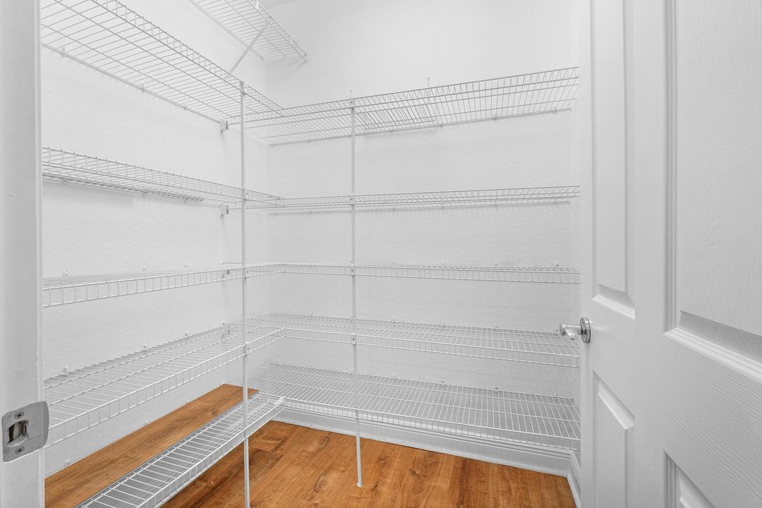 На продажу: $555,000 (3 спален, 3 ванн, 1953 Квадратных фут)