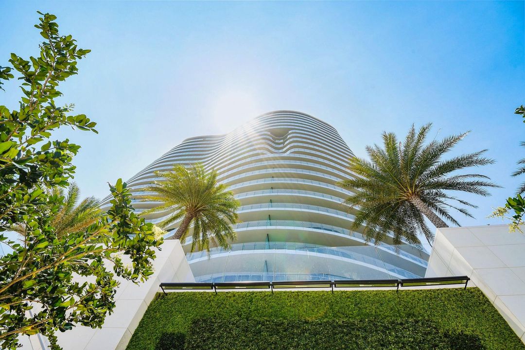 待售: $23,500,000 (4 贝兹, 5 浴室, 5544 平方英尺)