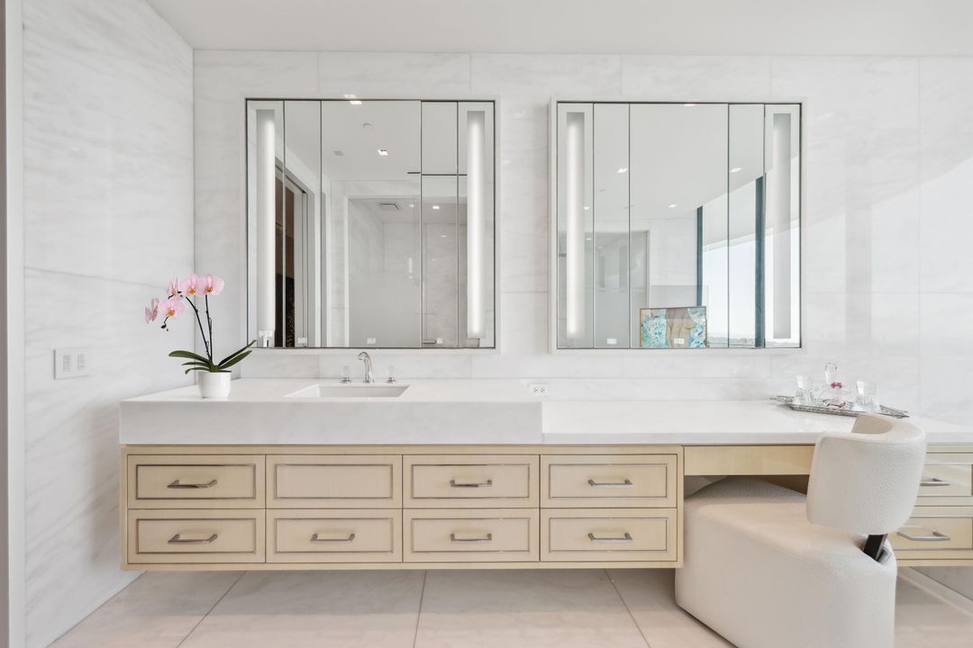 待售: $23,500,000 (4 贝兹, 5 浴室, 5544 平方英尺)