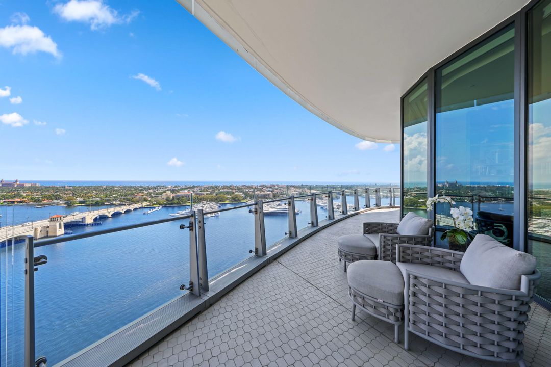 待售: $23,500,000 (4 贝兹, 5 浴室, 5544 平方英尺)