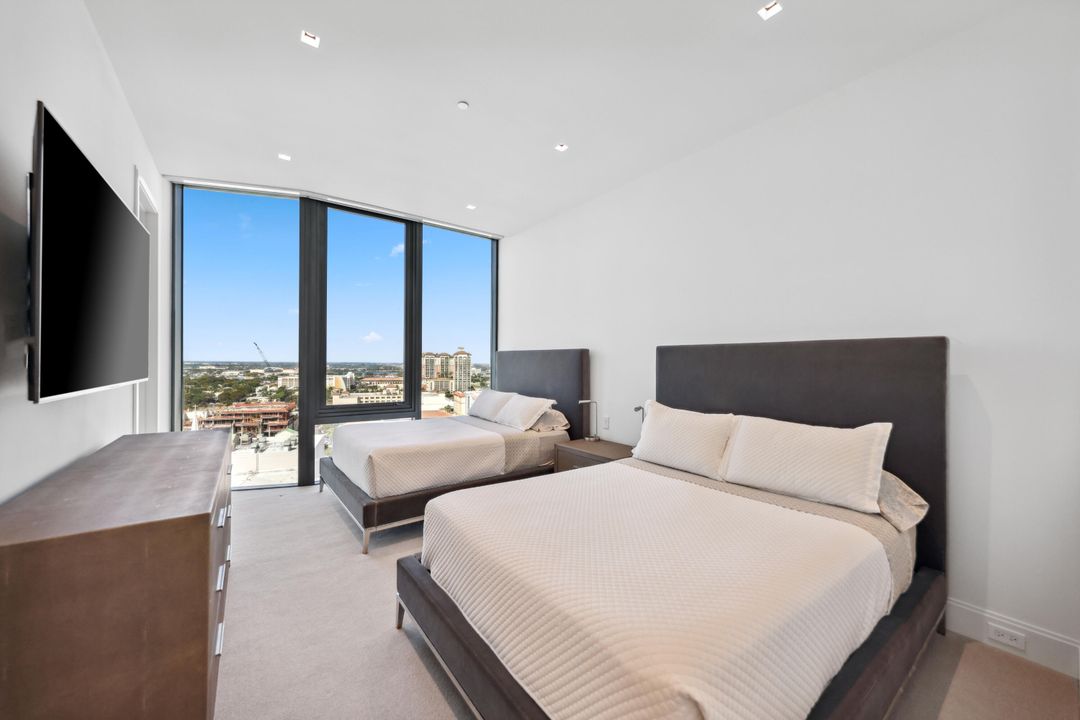 待售: $23,500,000 (4 贝兹, 5 浴室, 5544 平方英尺)