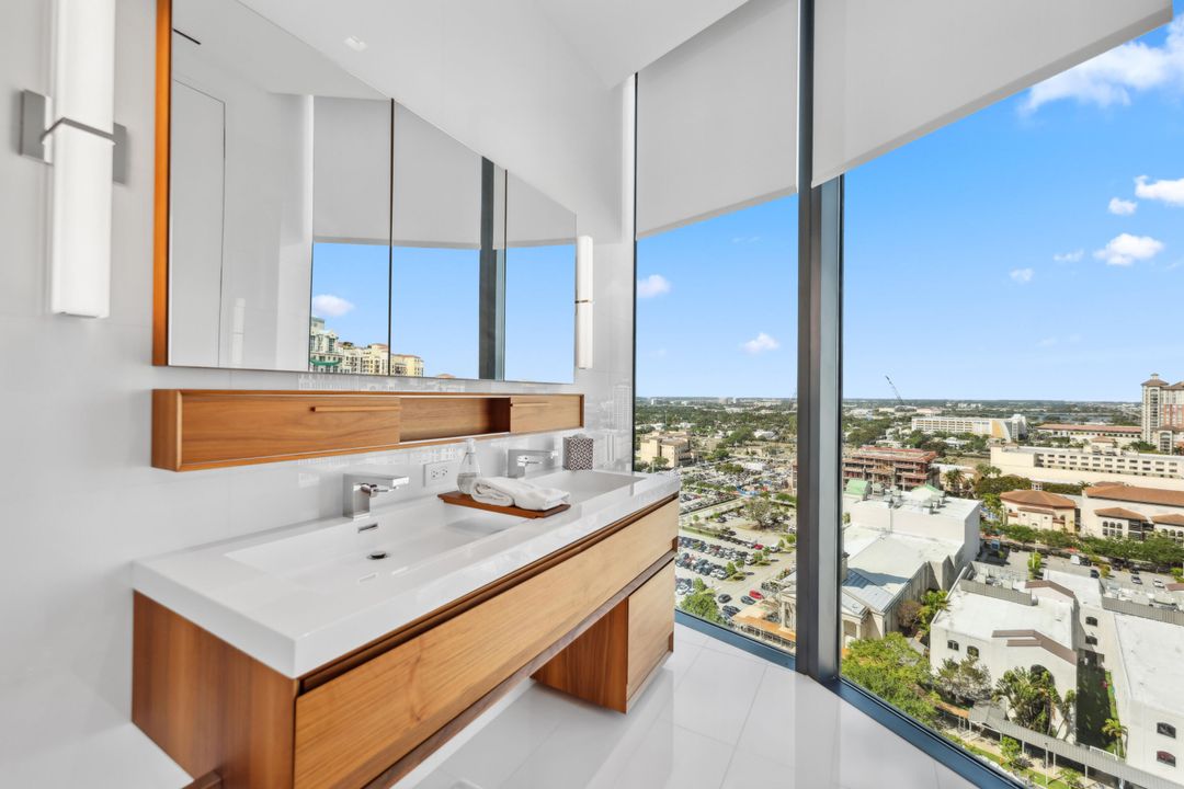 待售: $23,500,000 (4 贝兹, 5 浴室, 5544 平方英尺)