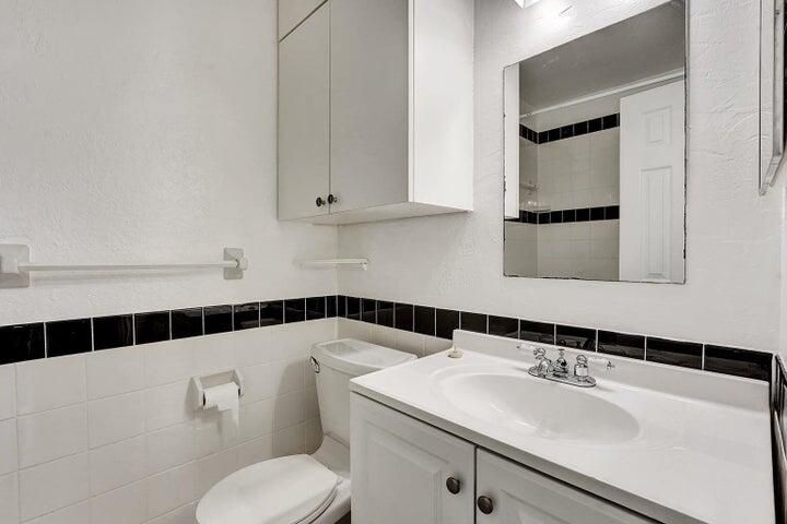 For Sale: $290,000 (2 beds, 2 baths, 1020 Square Feet)