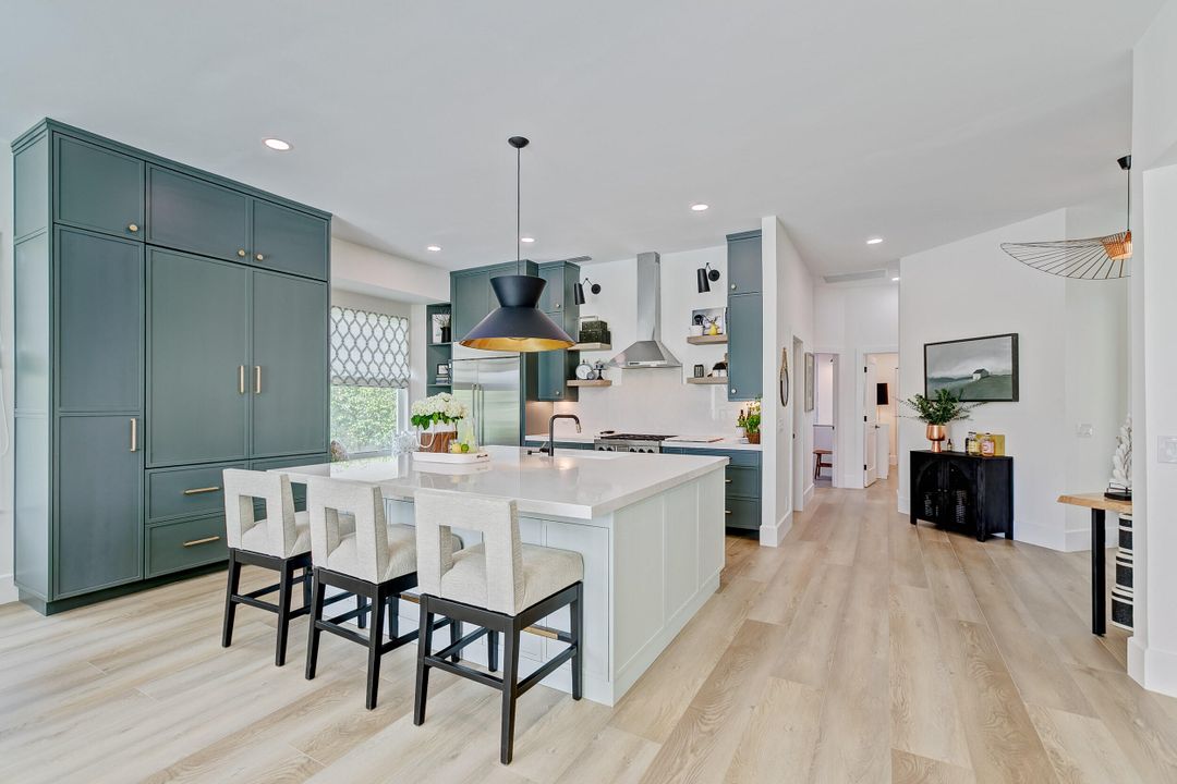 Active With Contract: $18,800 (3 beds, 3 baths, 1738 Square Feet)