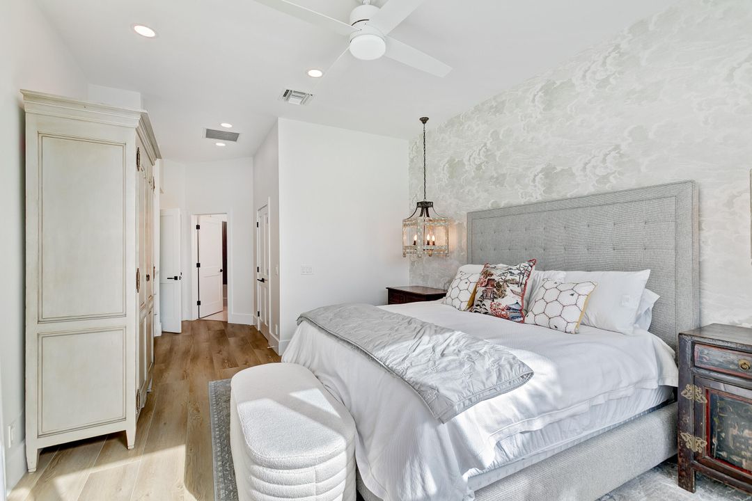 Active With Contract: $18,800 (3 beds, 3 baths, 1738 Square Feet)