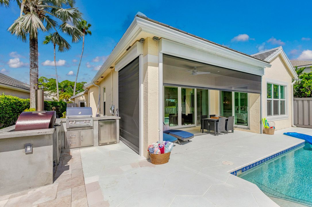 Active With Contract: $18,800 (3 beds, 3 baths, 1738 Square Feet)