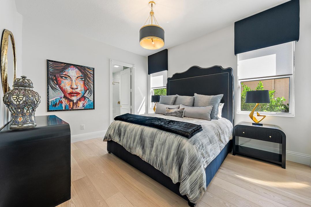 出租: $23,500 (5 贝兹, 5 浴室, 5382 平方英尺)