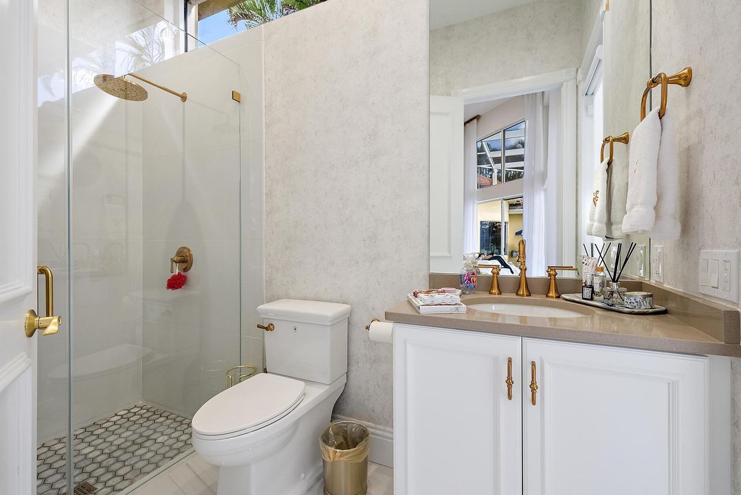 出租: $23,500 (5 贝兹, 5 浴室, 5382 平方英尺)