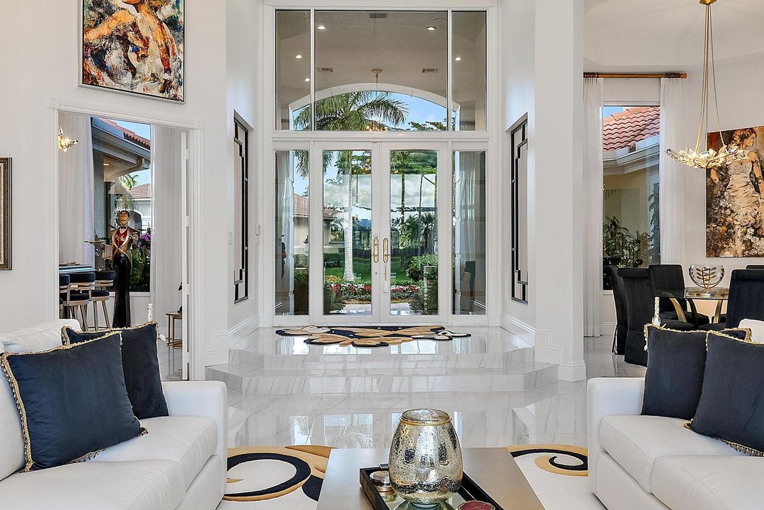 出租: $23,500 (5 贝兹, 5 浴室, 5382 平方英尺)