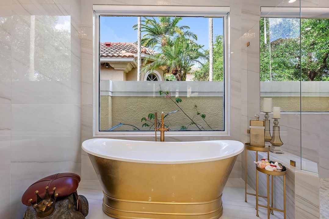 出租: $23,500 (5 贝兹, 5 浴室, 5382 平方英尺)