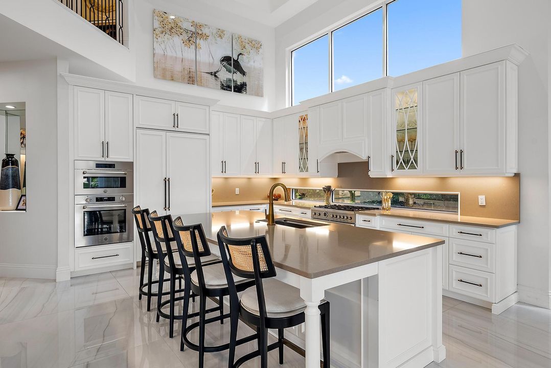 出租: $23,500 (5 贝兹, 5 浴室, 5382 平方英尺)