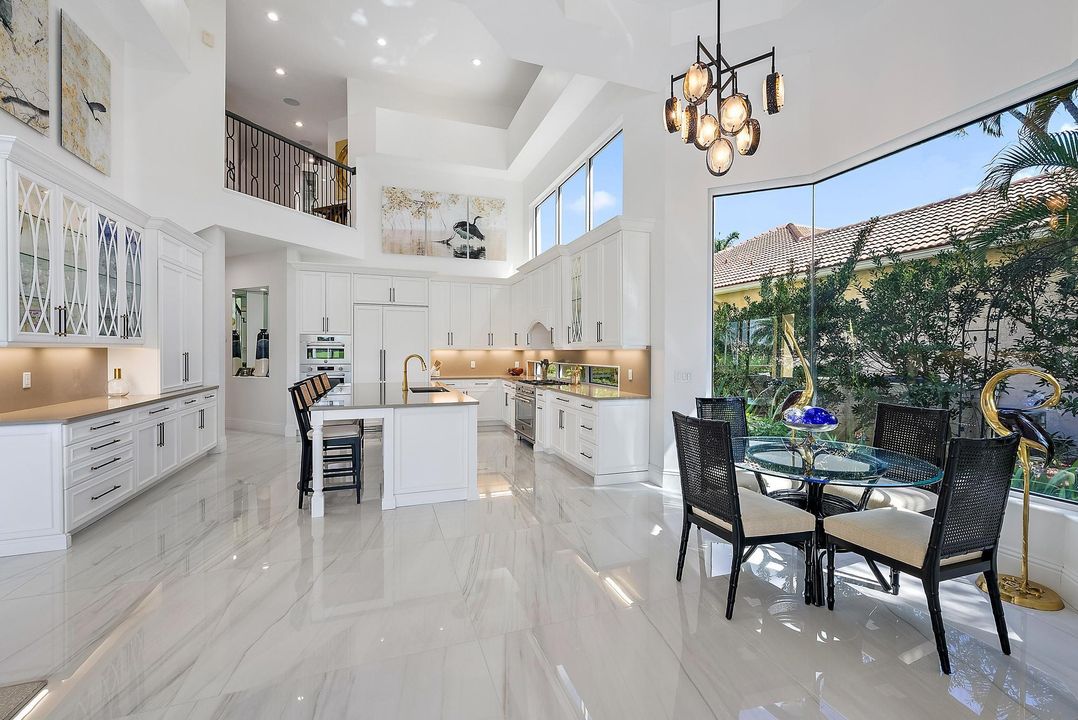 出租: $23,500 (5 贝兹, 5 浴室, 5382 平方英尺)