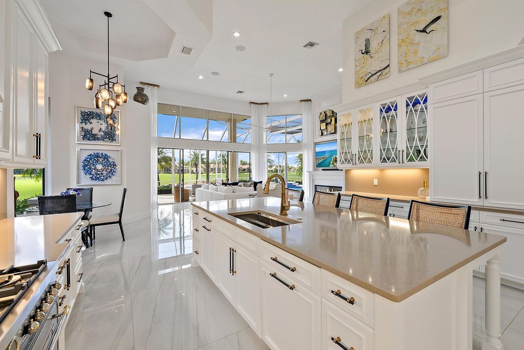 出租: $23,500 (5 贝兹, 5 浴室, 5382 平方英尺)