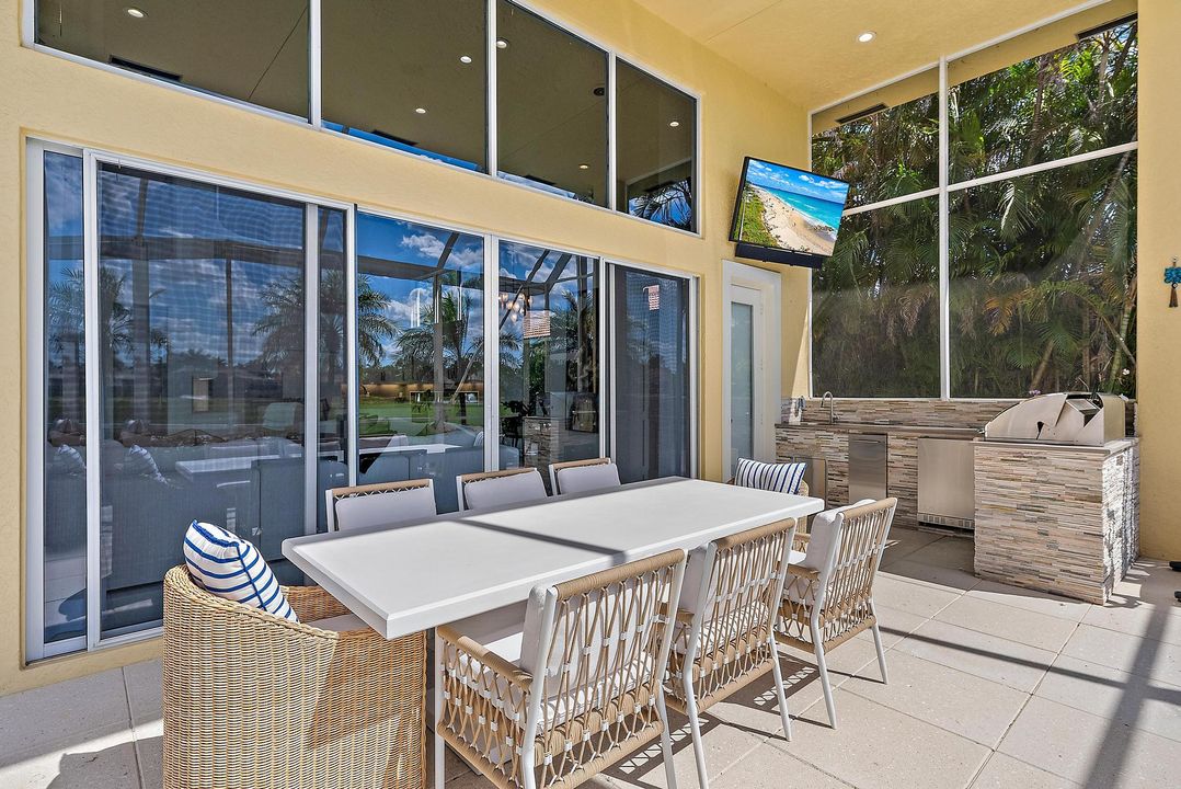 出租: $23,500 (5 贝兹, 5 浴室, 5382 平方英尺)