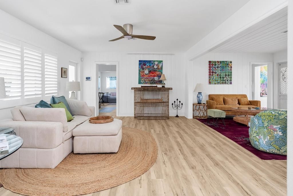 En Venta: $1,290,000 (3 camas, 2 baños, 1956 Pies cuadrados)