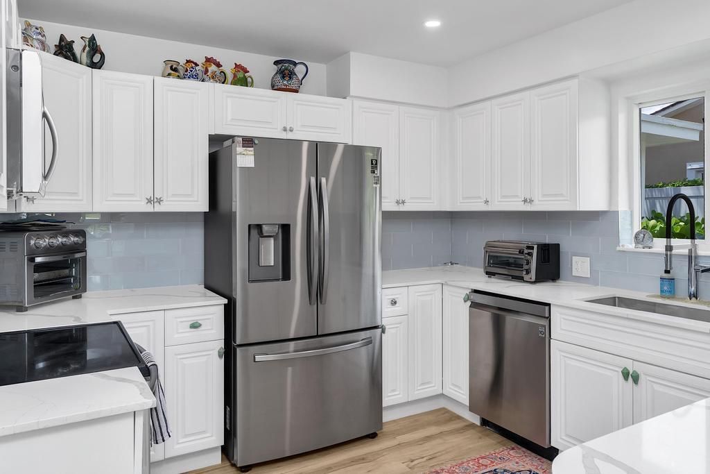 En Venta: $1,290,000 (3 camas, 2 baños, 1956 Pies cuadrados)