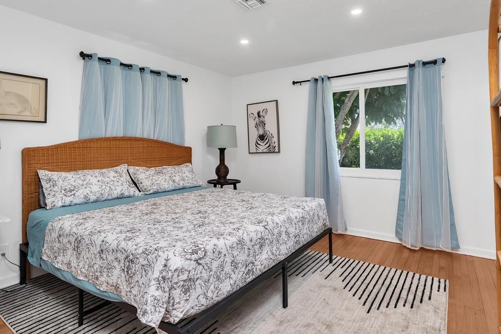 En Venta: $1,290,000 (3 camas, 2 baños, 1956 Pies cuadrados)