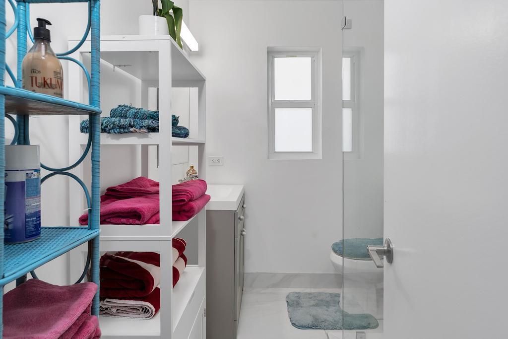 En Venta: $1,290,000 (3 camas, 2 baños, 1956 Pies cuadrados)