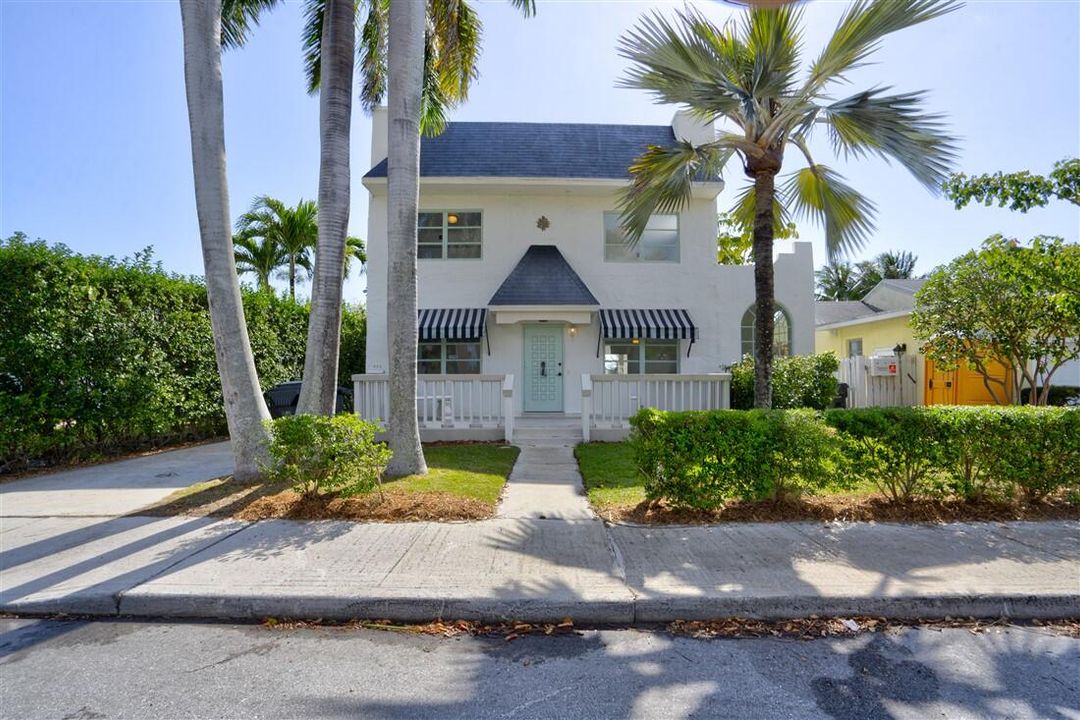 Vendido Recientemente: $1,649,000 (5 camas, 4 baños, 2464 Pies cuadrados)