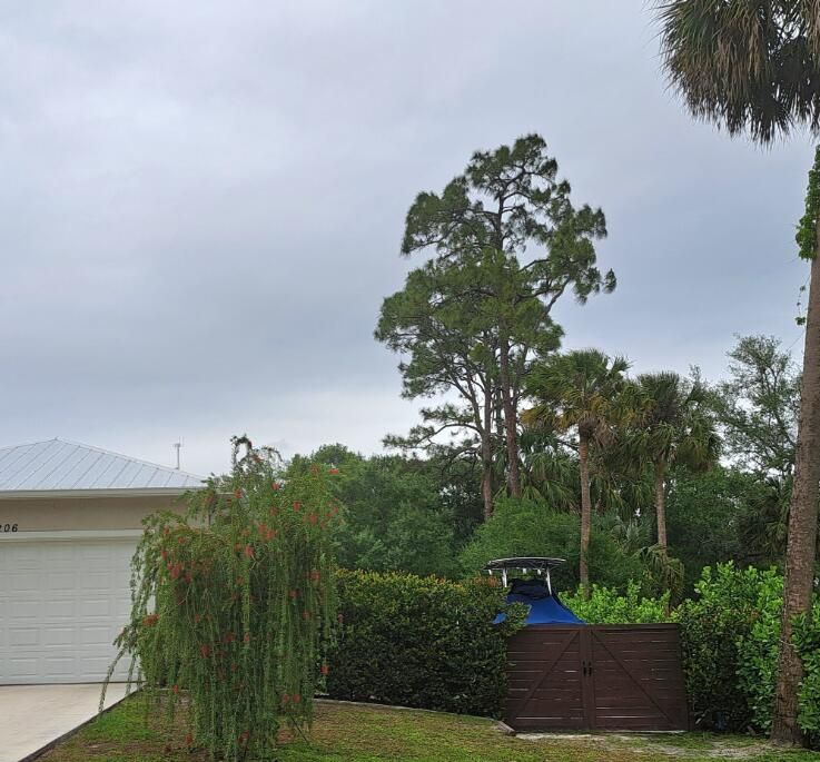 For Sale: $640,000 (3 beds, 2 baths, 1817.5 Square Feet)