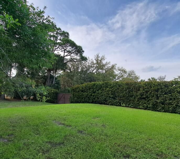 For Sale: $640,000 (3 beds, 2 baths, 1817.5 Square Feet)